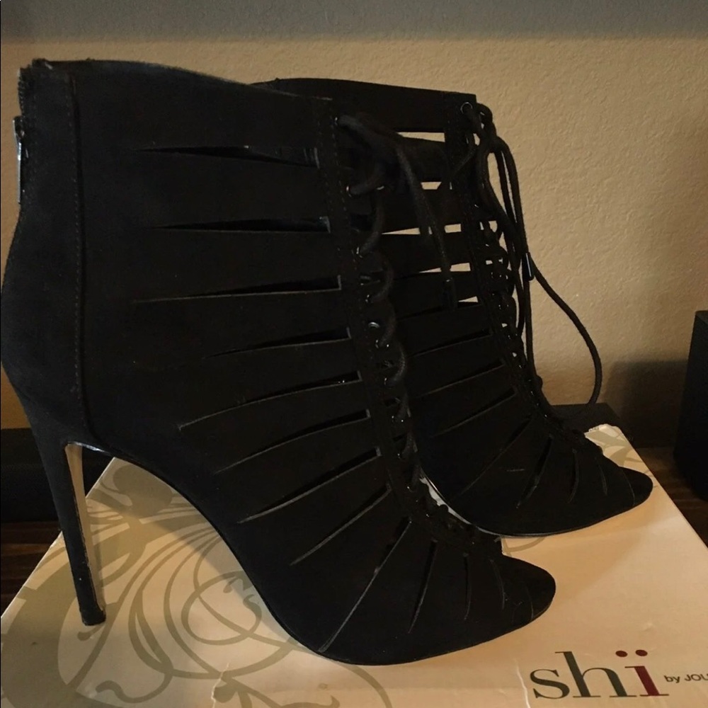 Heels - Picture 3 of 8